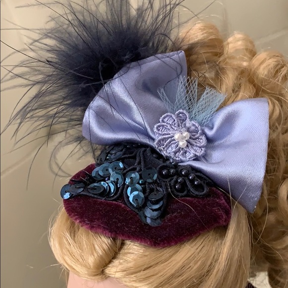 Orient Express Porcelain Collector’s Doll - Picture 4 of 8